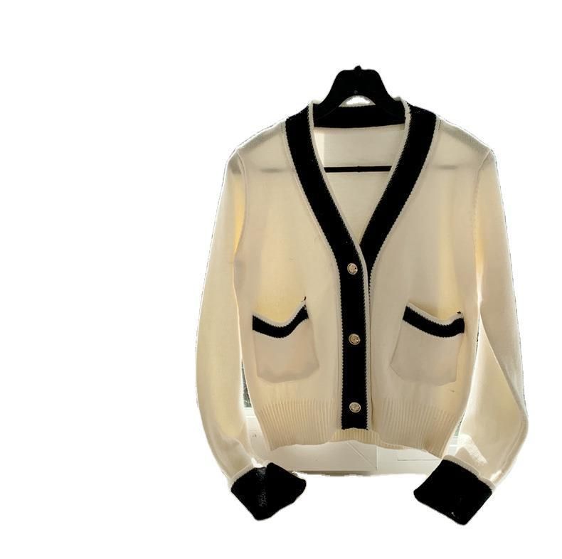 Frigga - Vest met contrasterende rand