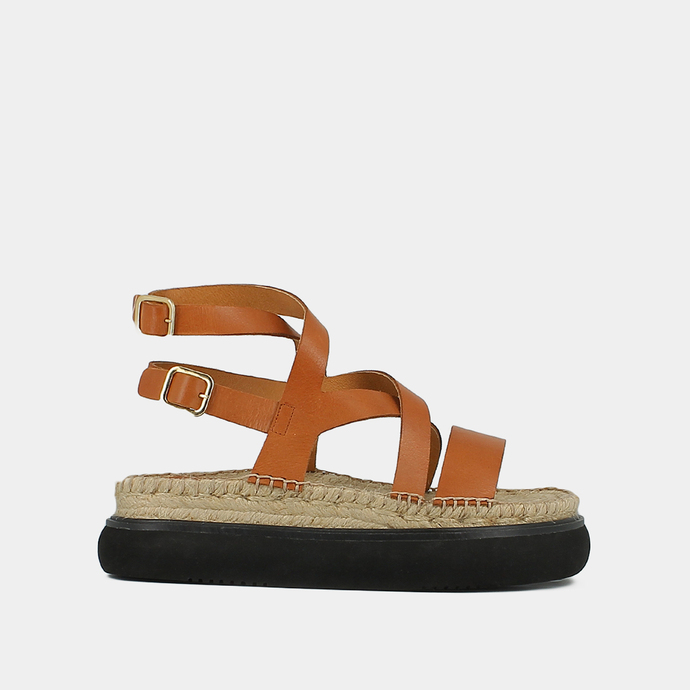 Sandales à brides croisées et plateformes  en cuir cognac