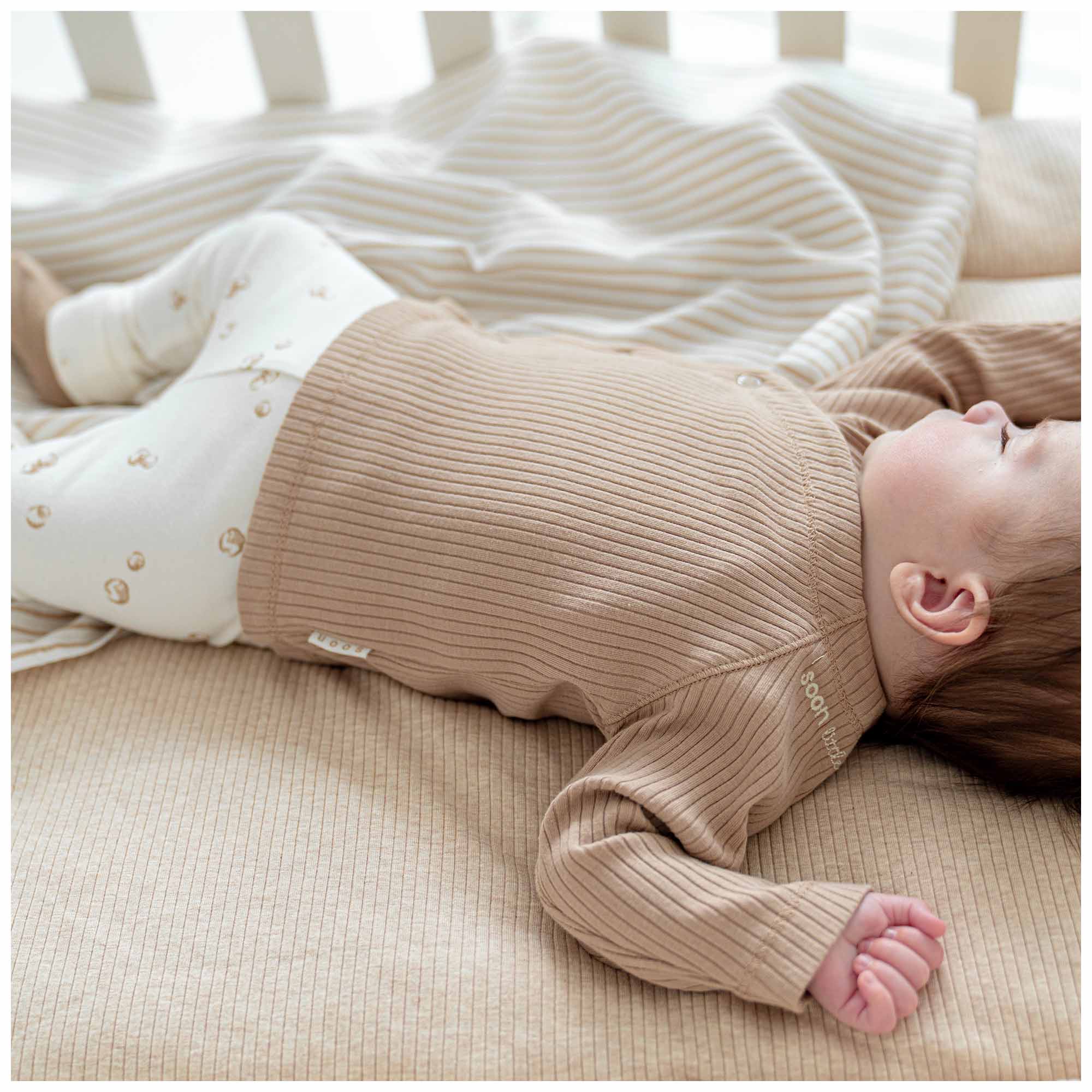 Prénatal newborn broek  all over print beige
