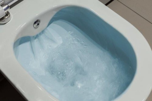 Geberit UP320 toiletset met Creavit randloos toilet met bidetsproeier en softclose zitting