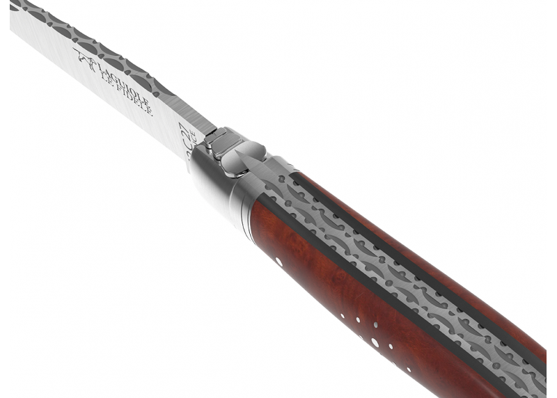 Couteau Laguiole prestige avec un manche en loupe d'amboine et mitres en acier inoxydable