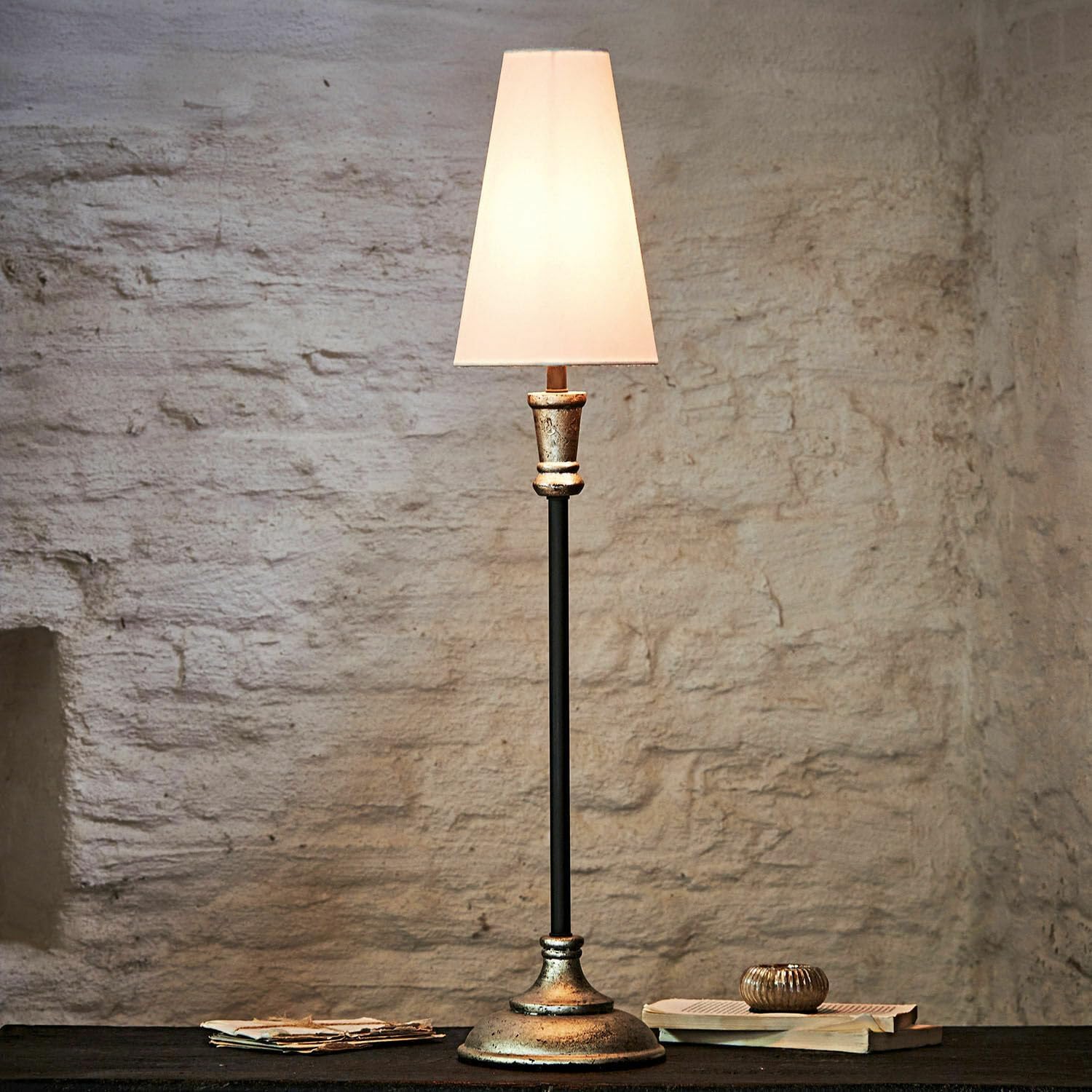 Loberon Tischlampe 2er Set Obsonville, schlanke, hohe Form, klassischer Tütenschirm, Tischleuchte, Wohn-Accessoire, Mangoholz, Eisen, Baumwolle, Silber/schwarz/Creme