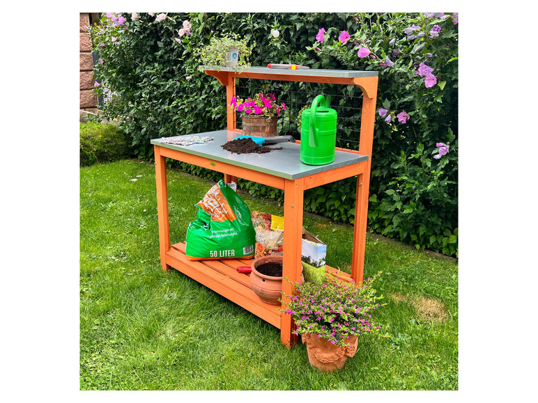 Tuintafel met verzinkte werktafel