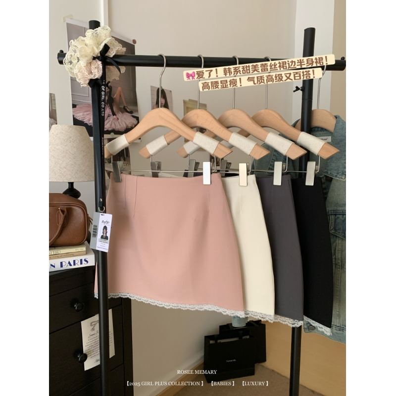 Flowerisque - Mini A-lijn rok met hoge taille en kanten rand