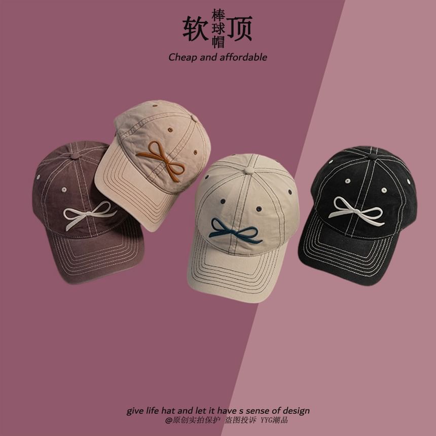 Alpha Kiss - Baseballpet met strikborduursel en contraststiksel