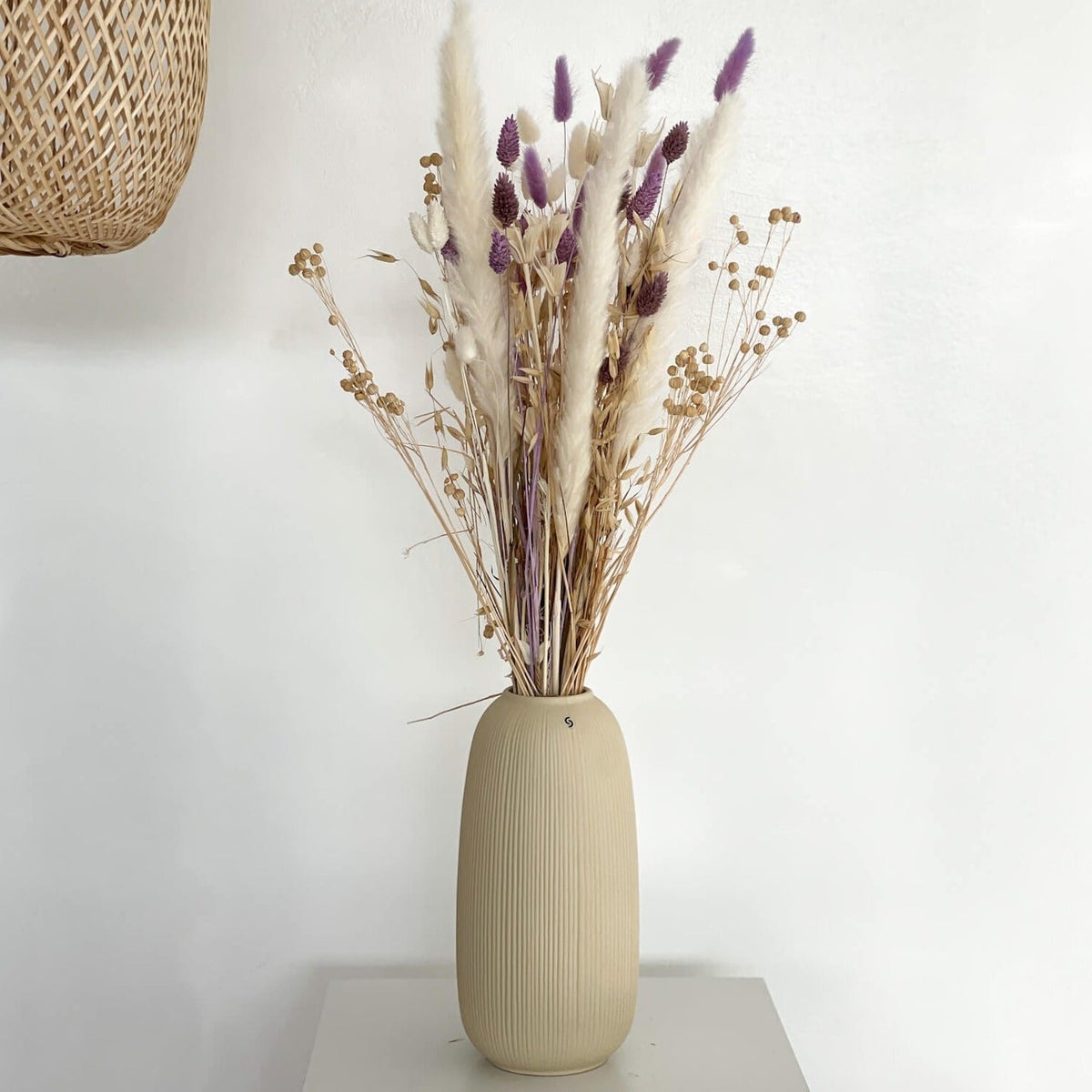Lila Wild - Handgemaakt gedroogd bloemenarrangement met de kleurentrend van dit jaar