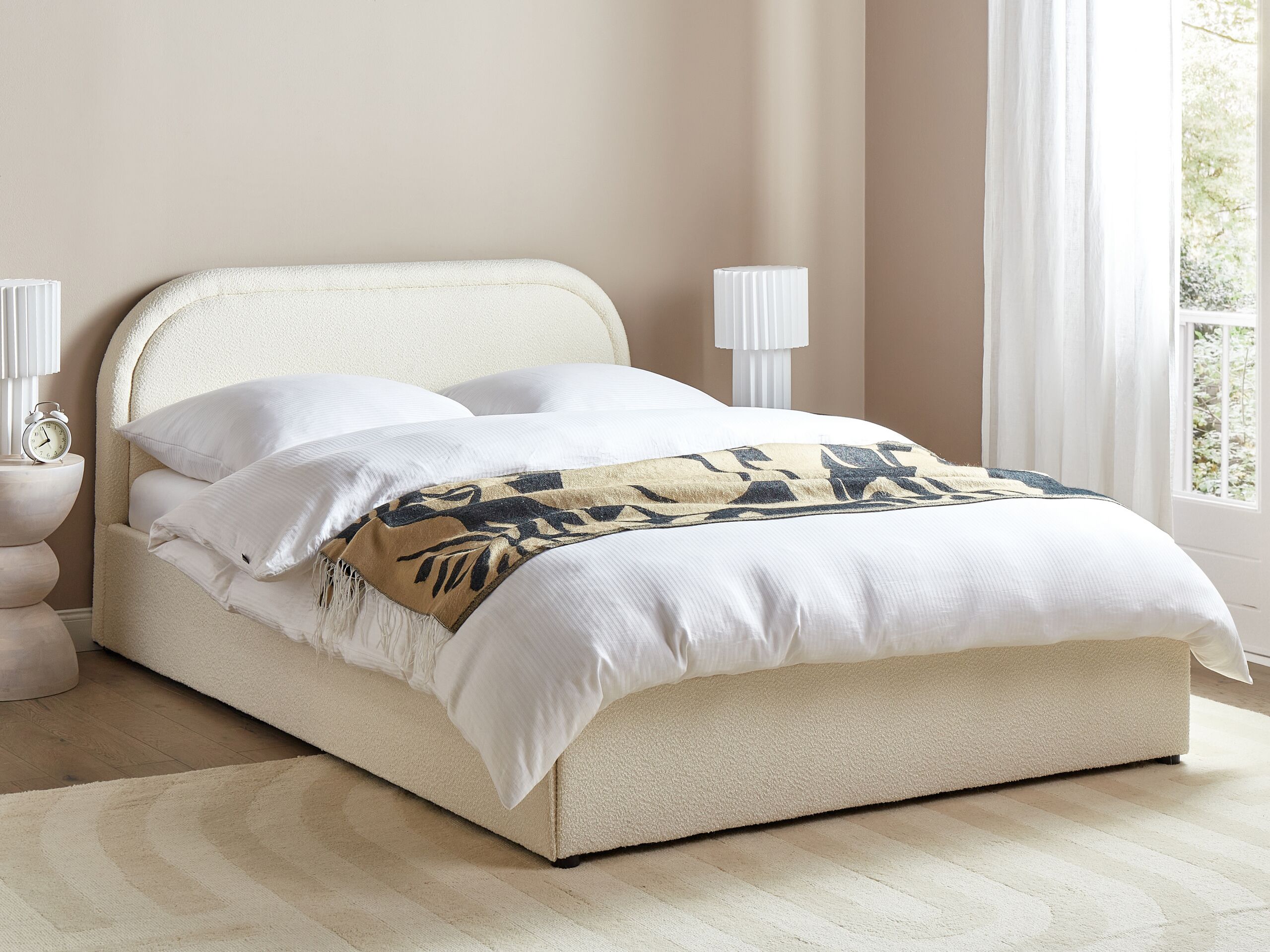 Beliani-QUILLIEN-Bed met opbergruimte-Lichtbeige-140 x 200 cm-Bouclé