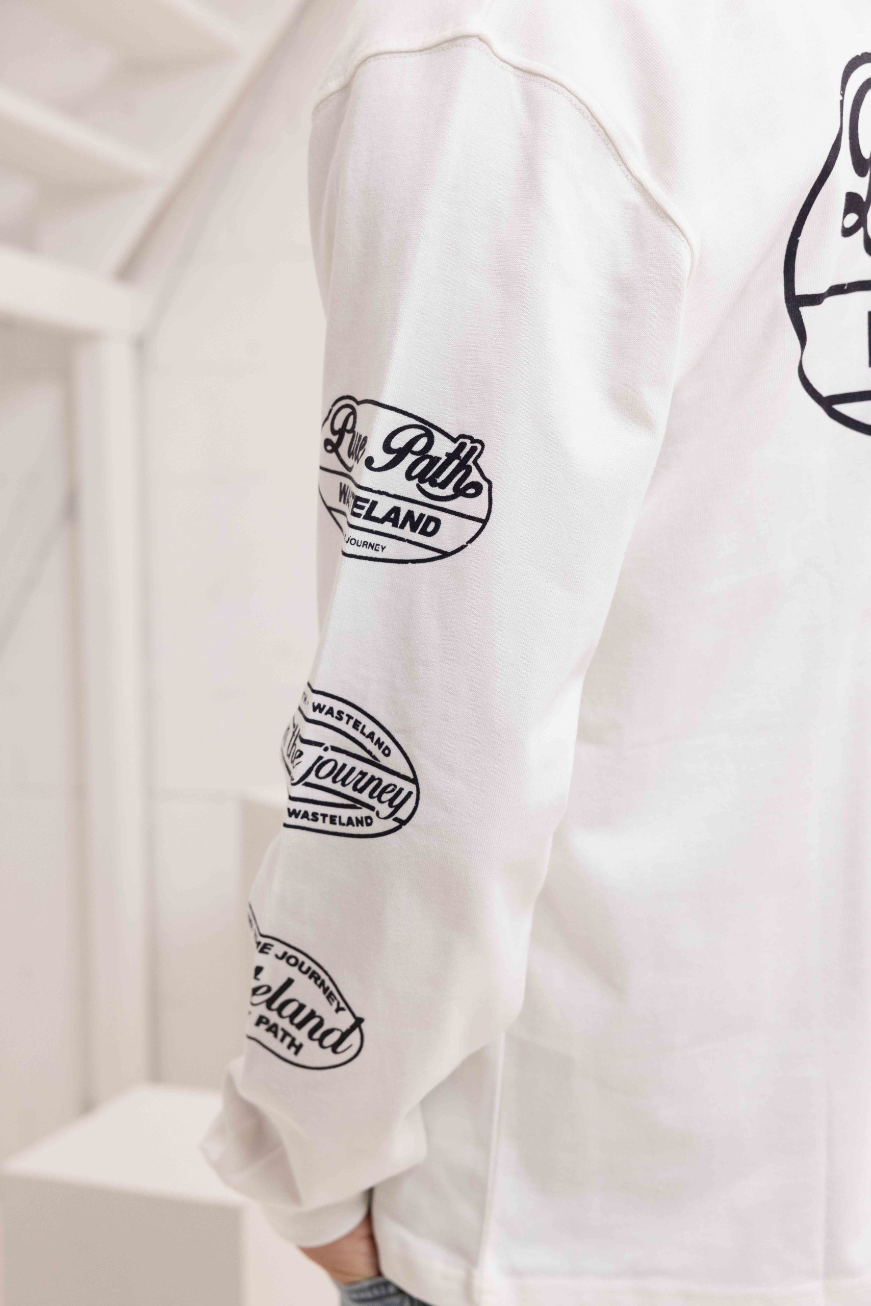 Pure Path Wasteland Patches Longsleeve T-Shirt Heren Wit
