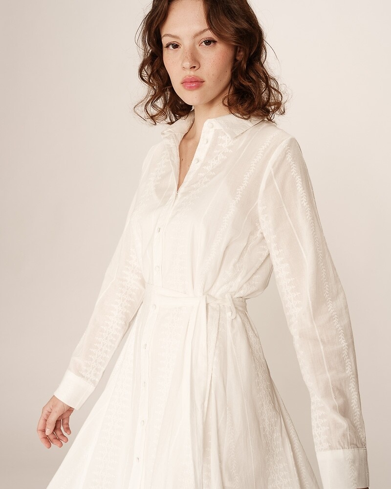 GRACE & MILA<br>Vestido curto bordado com mangas compridas PRALINÉ