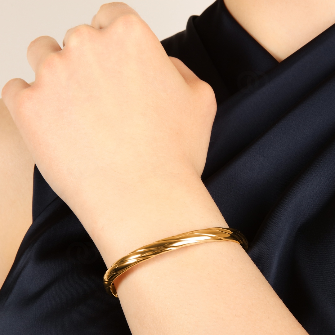 Armreif oval 750/18 K Gelbgold verdreht 6mm - 48x58mm