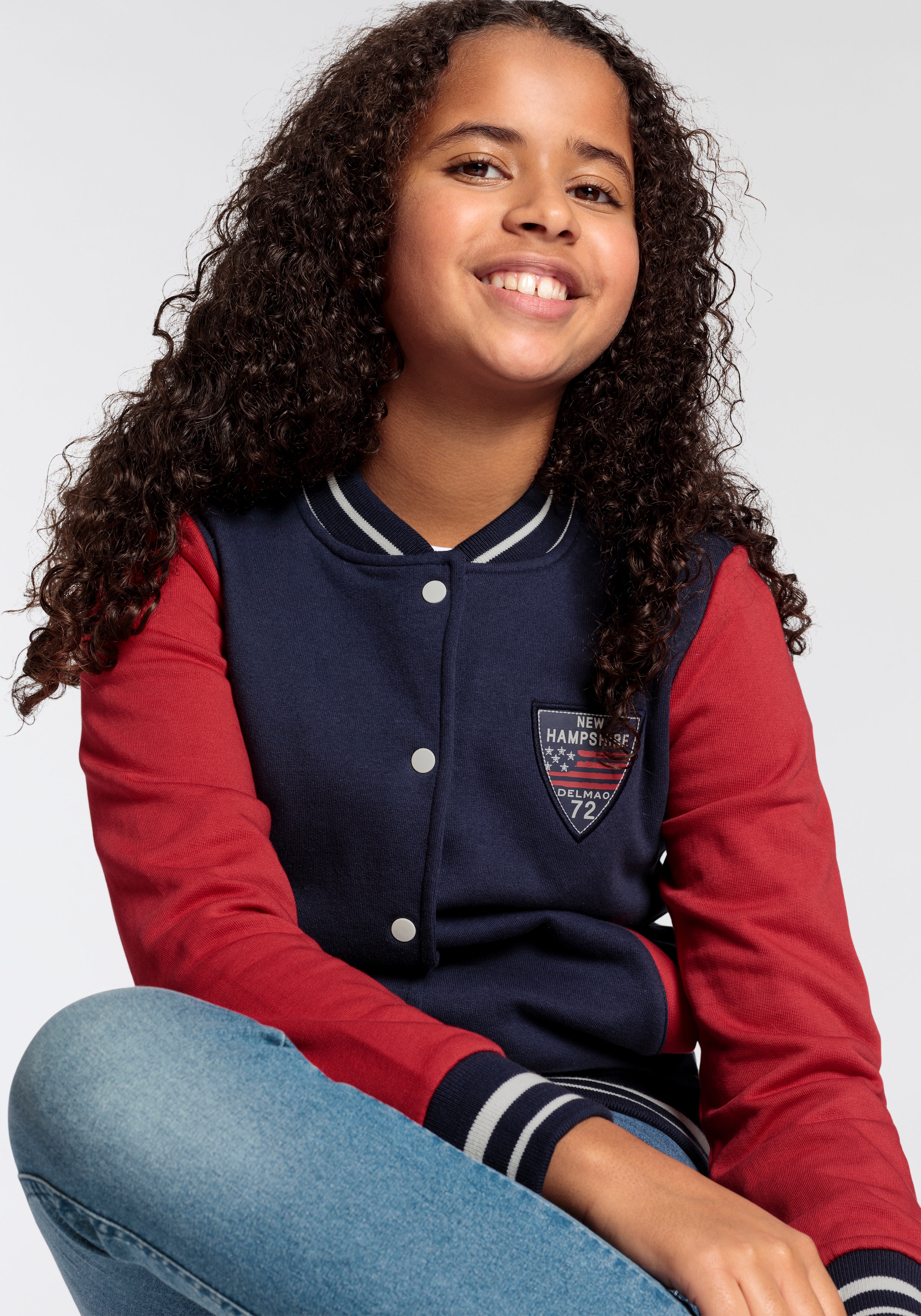DELMAO Sweatjacke »für Mädchen«, , im College-Style