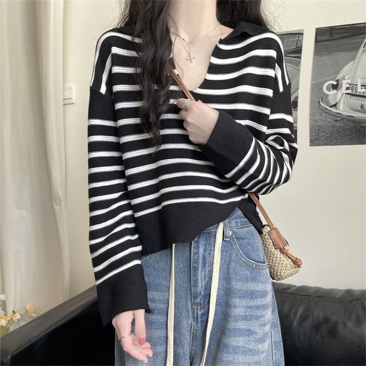 Robynn - Gestreepte crop top met lange mouwen, V-hals en kraag
