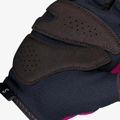 Nike Essential