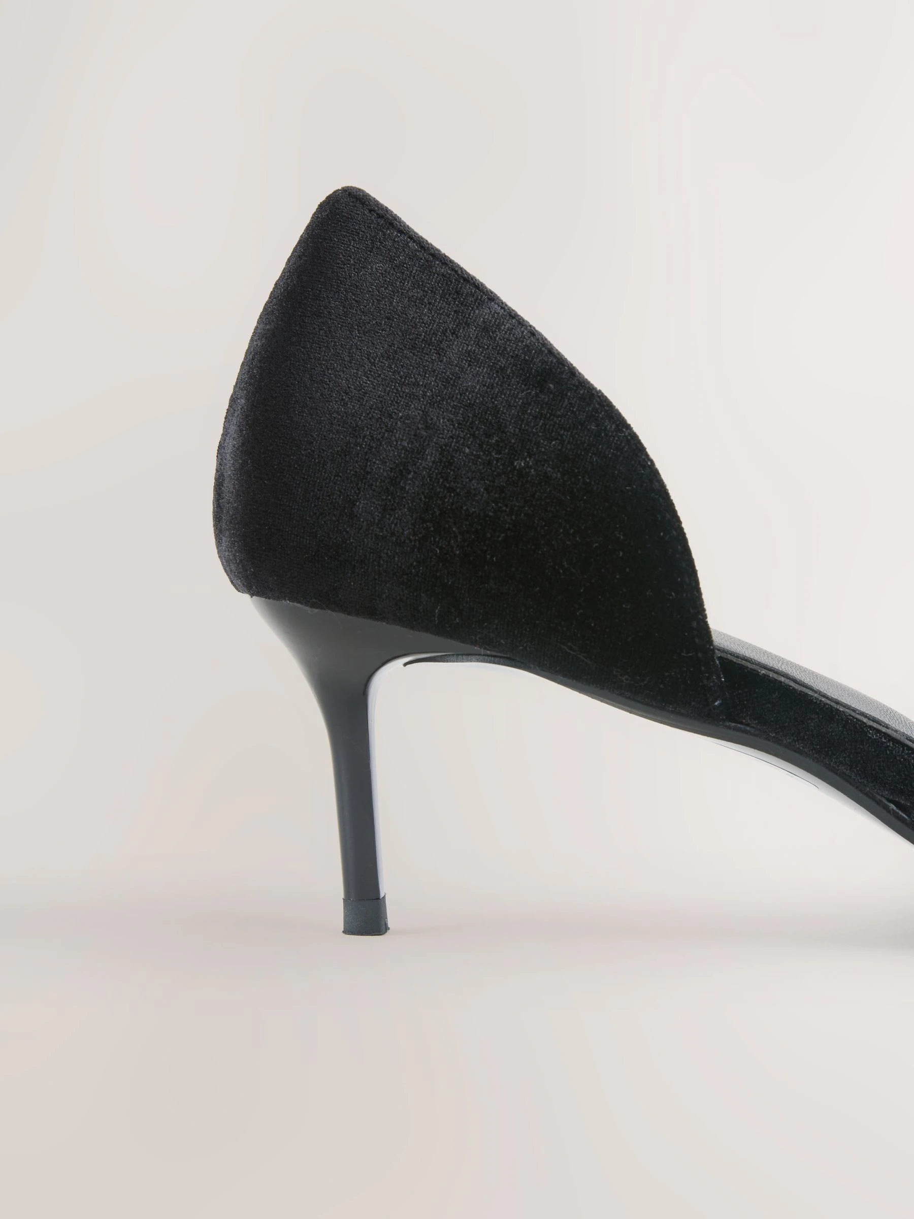 Zwart - Forever Comfort® Velvet Bow Pointed Toe Two Part Heels