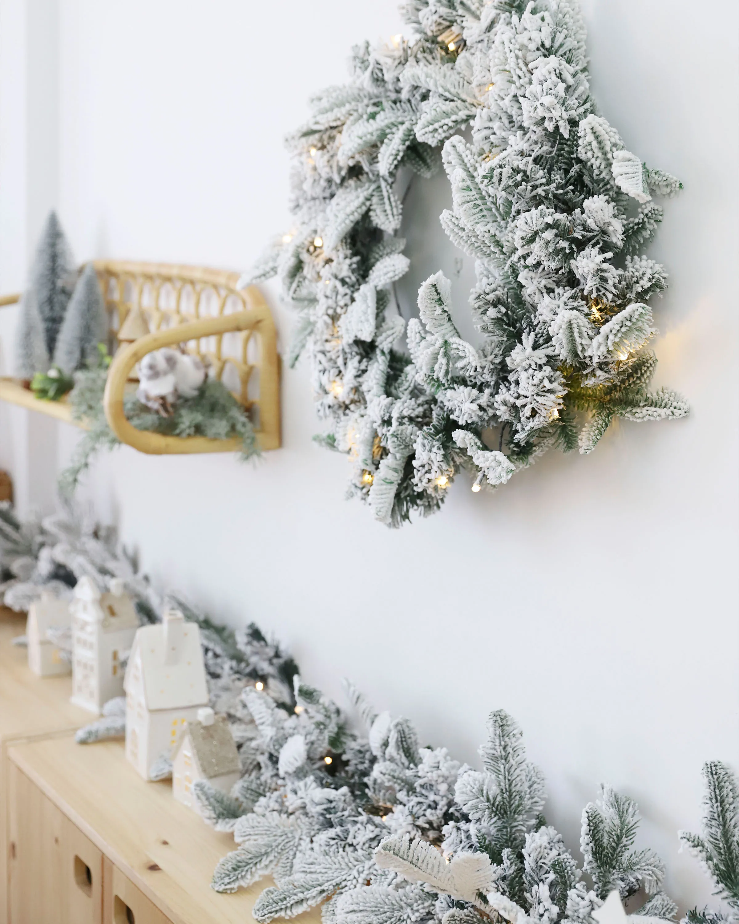 Besneeuwde kerstkrans LED SUNDO Wit 70 cm