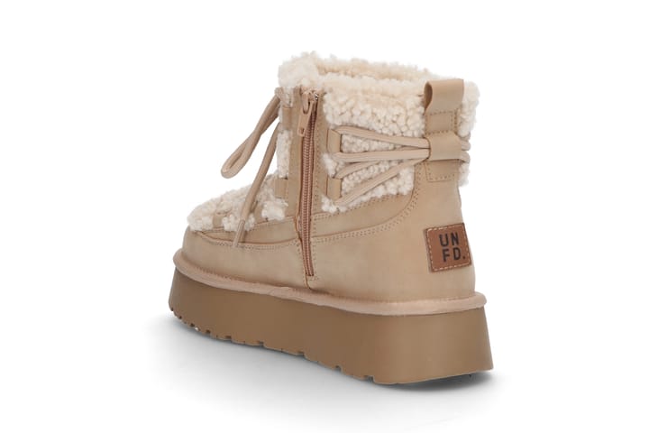 Trendy boots