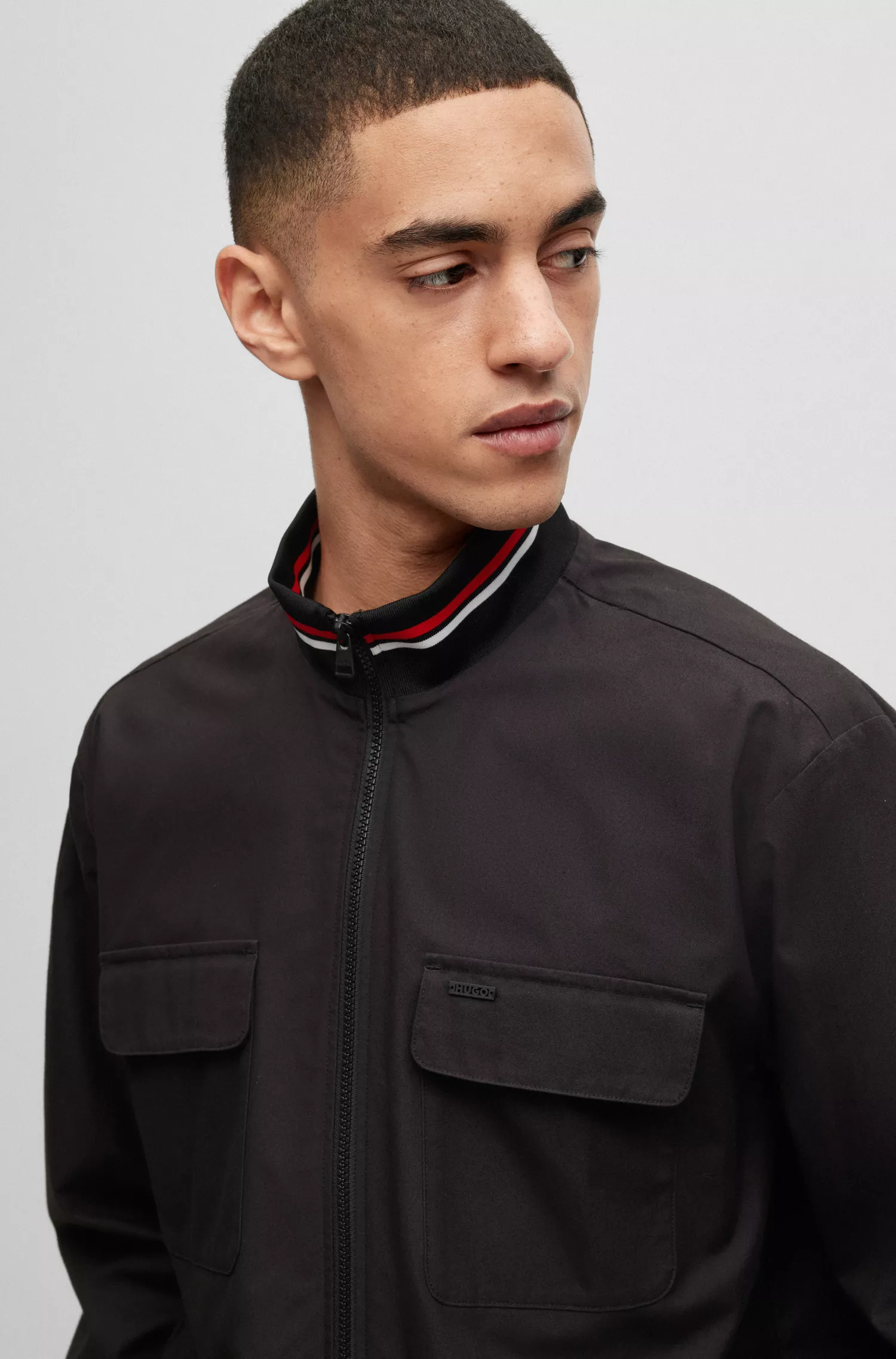 Sobretudo HUGO vermelho, de modelagem oversized e com zíper, em popeline de algodão com toque de papel.