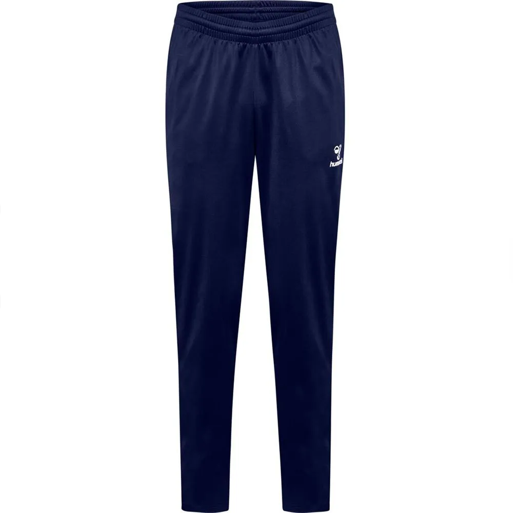 Conjunto esportivo com o logotipo da Hummel