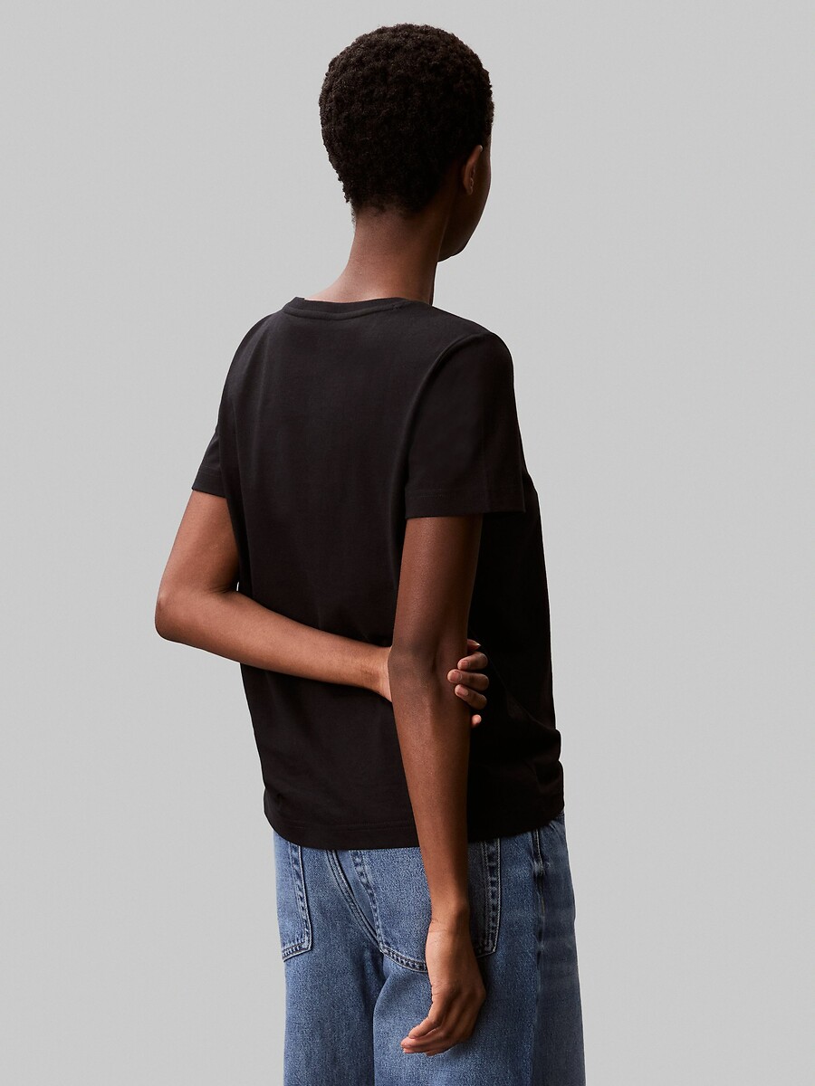 CALVIN KLEIN JEANS<br>Camiseta de manga curta com decote em V