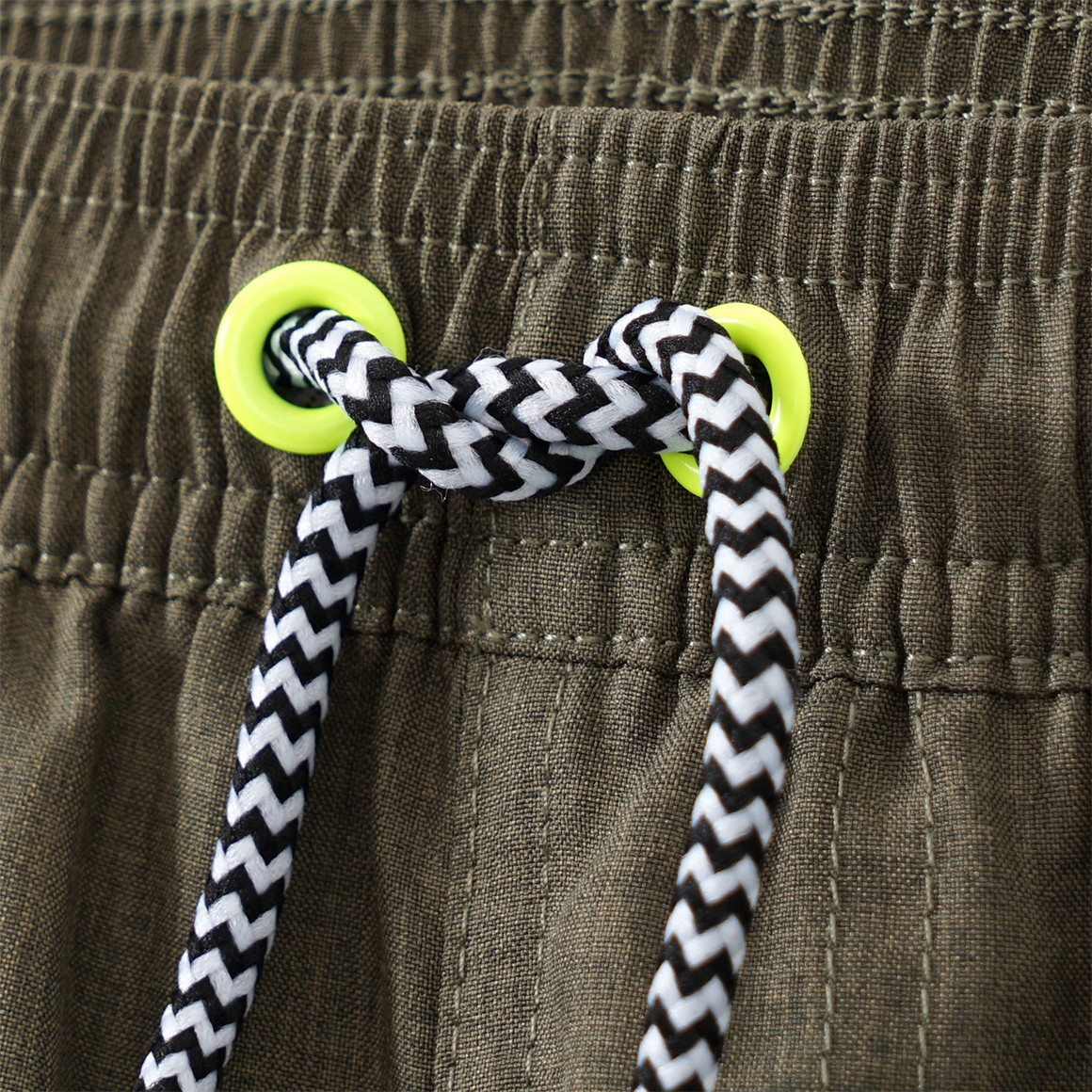 Yigga Jungen Badehose mit Tunnelzug oliv