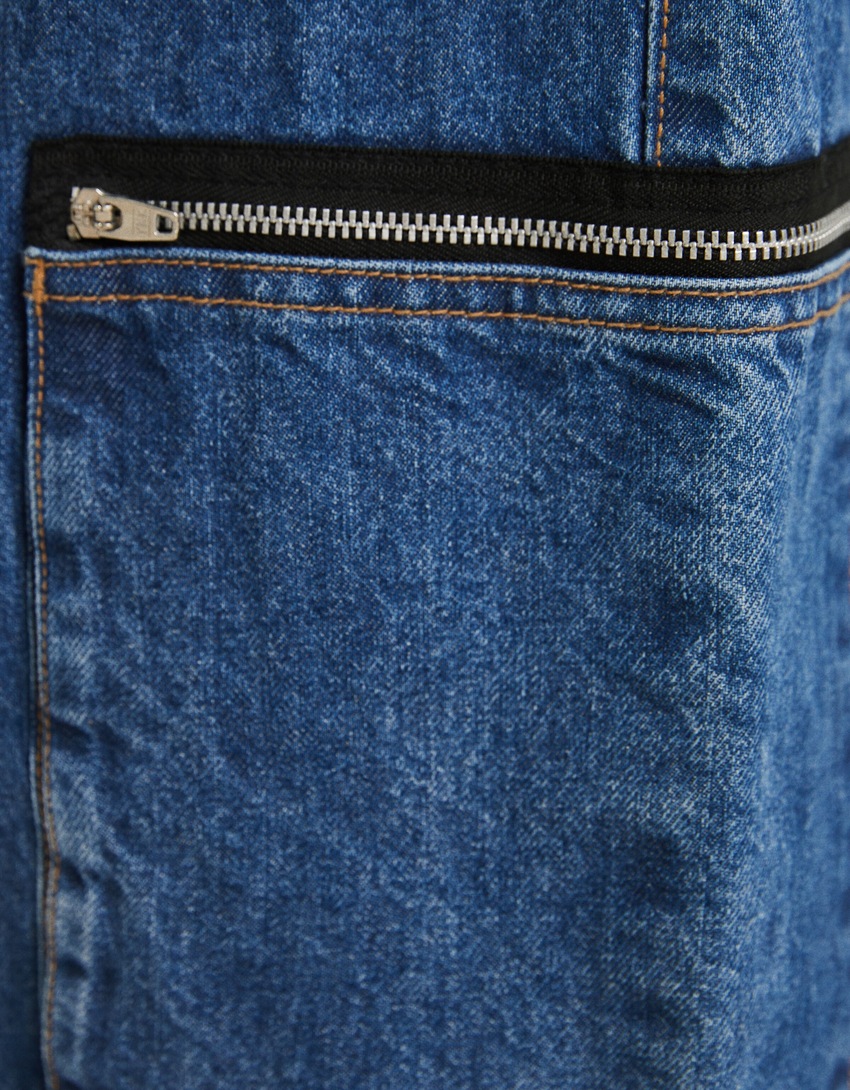 Calça cargo folgada com zíper