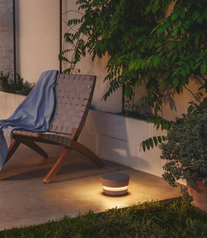 Vibia Dots Outdoor 4702 vloerlamp LED Ø16 donker antraciet