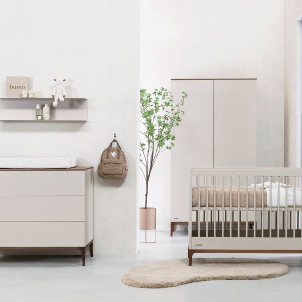 Kidsmill Modular Babykamer Oatmeal/Walnoot | Ledikant 60 x 120 cm   Commode