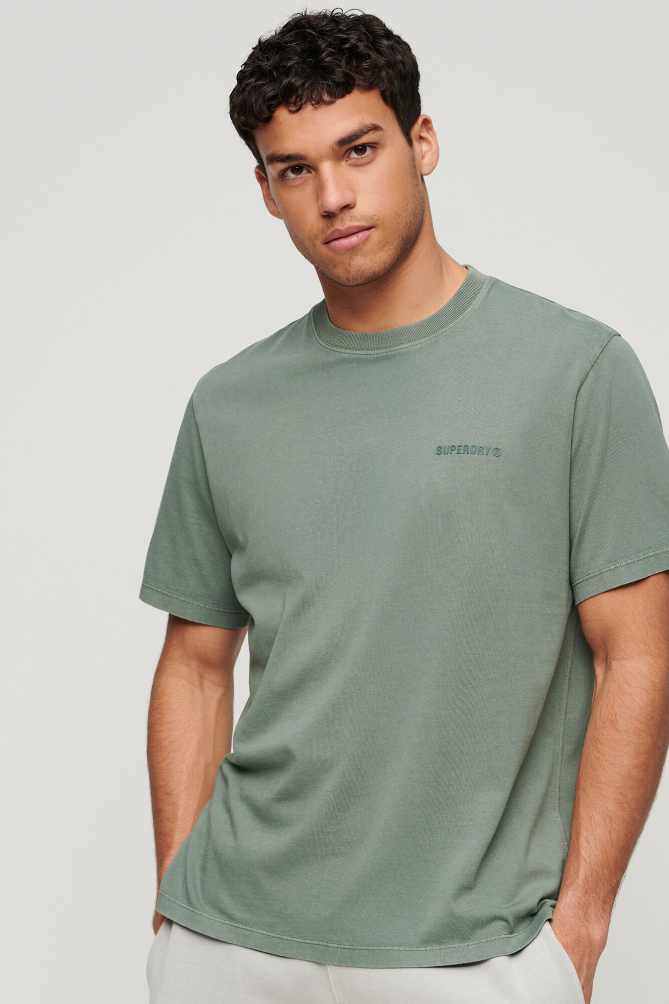 Camiseta folgada com logotipo tingido por cima