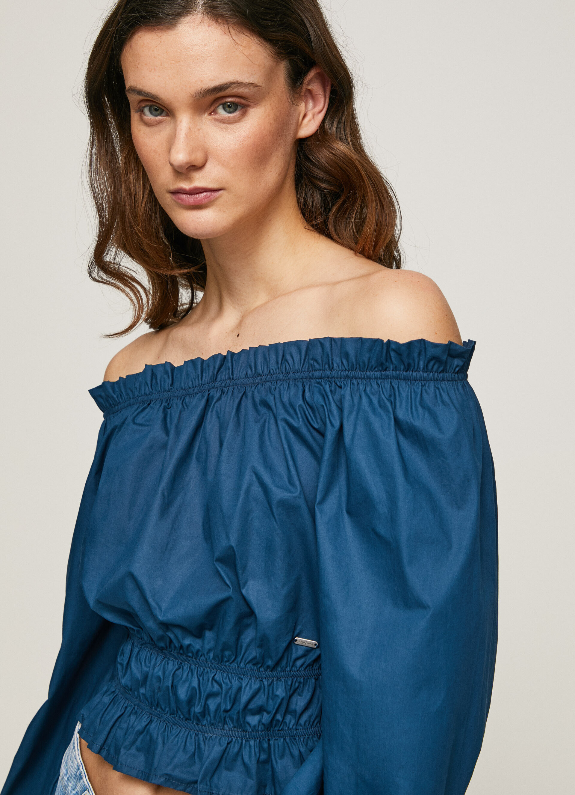 Blusa cropped de popeline de algodão - azul oceano