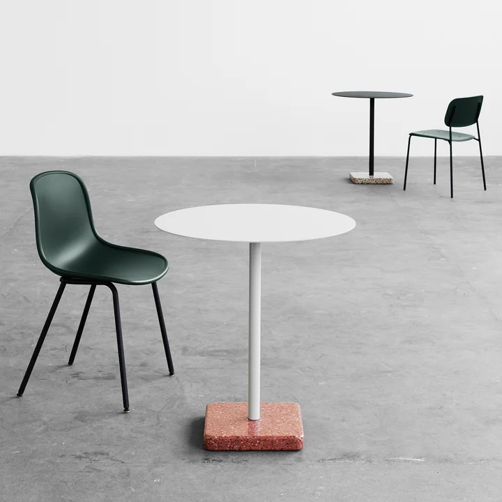 HAY - Terrazzo Tisch rund Ø 70 cm, grau / rot