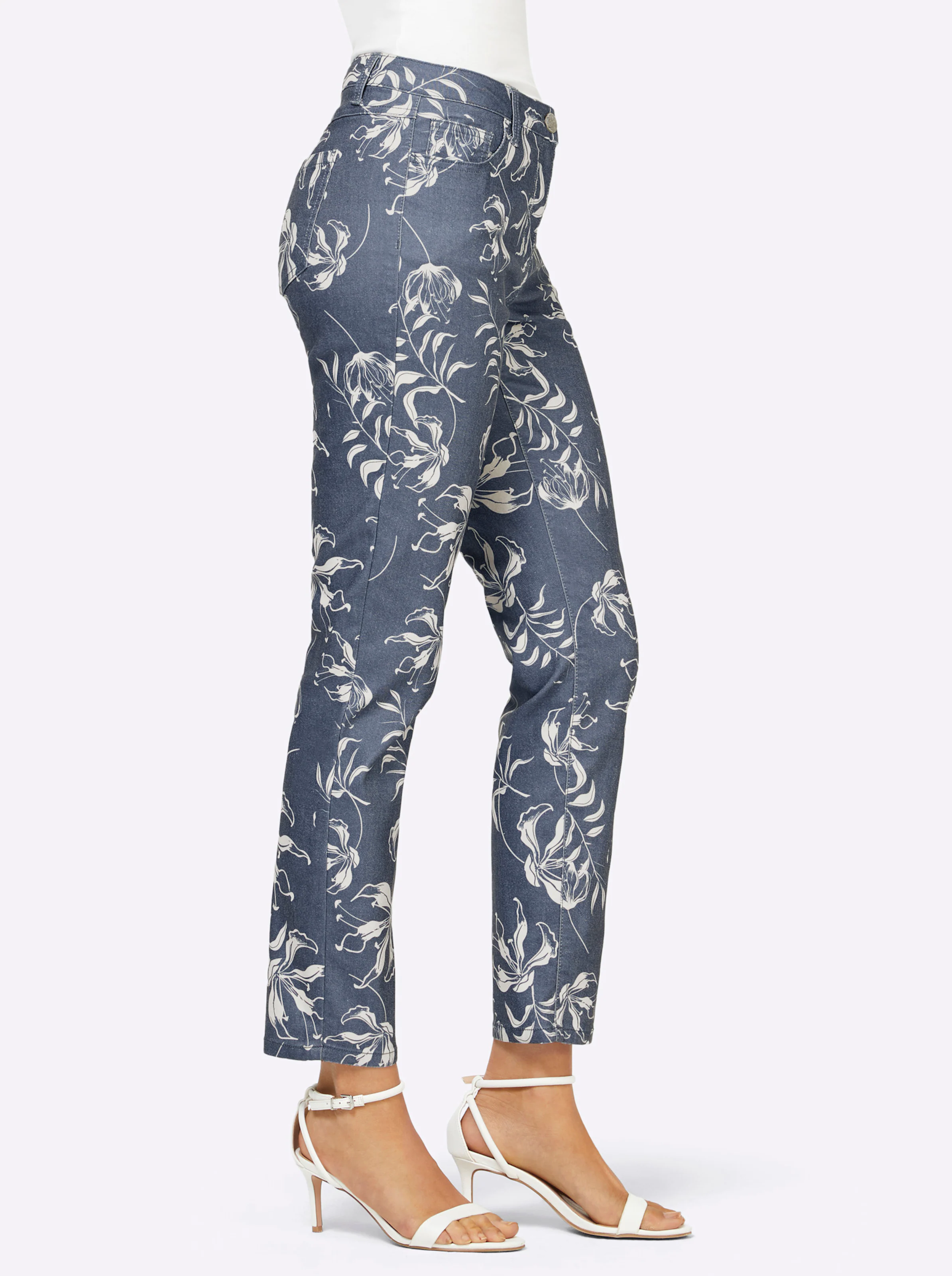 Jeans in jeansblau-weiß-bedruckt
