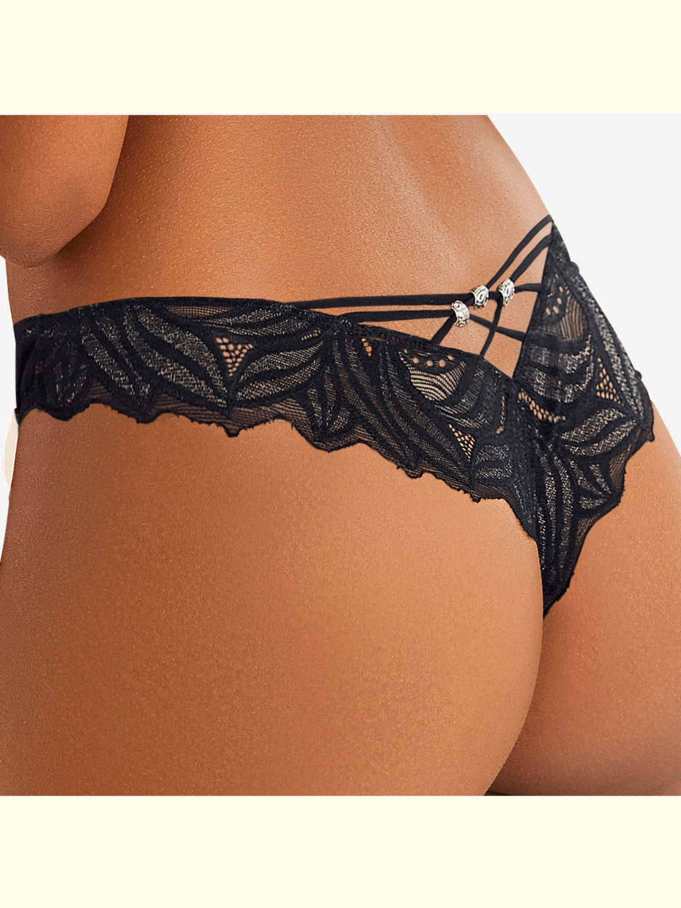String séduisant, coupe raffinée