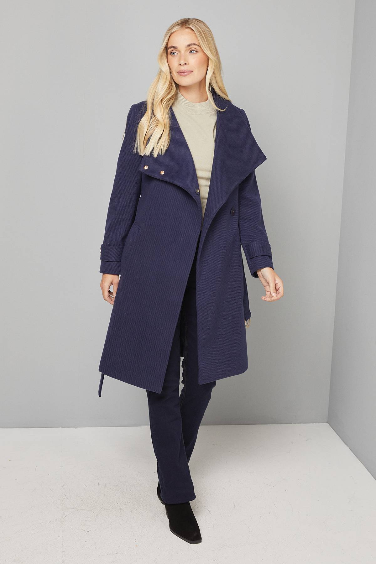 Wallis Manteau Petite à Col Montant avec Ceinture Nouée