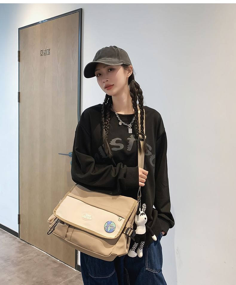 EAVALURE - Messengerbag met letterflap