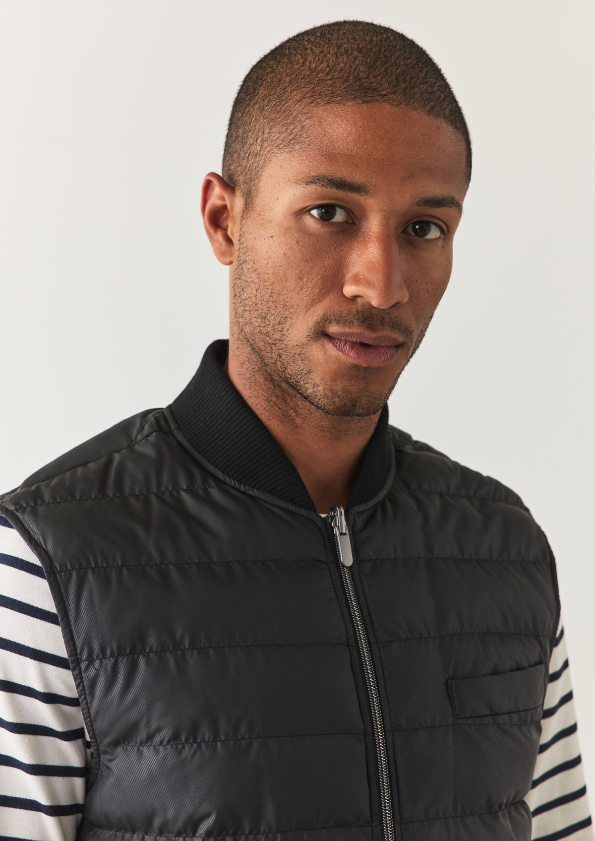 Doudoune light sans manches unie noire reversible