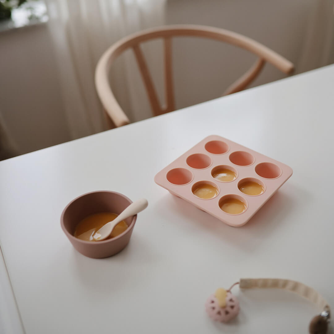 Mushie siliconen invriesvorm babyvoeding blush