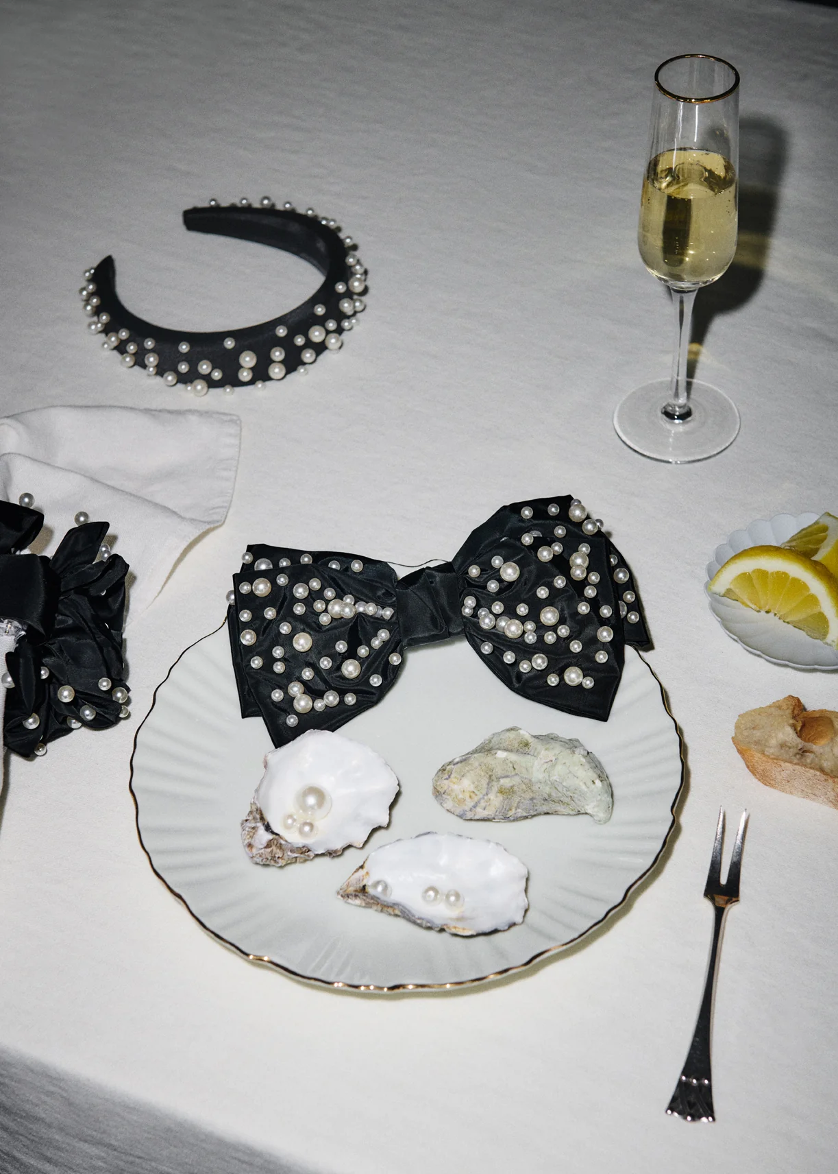 DAY ET  Pearl Bead hårbøjle - sort