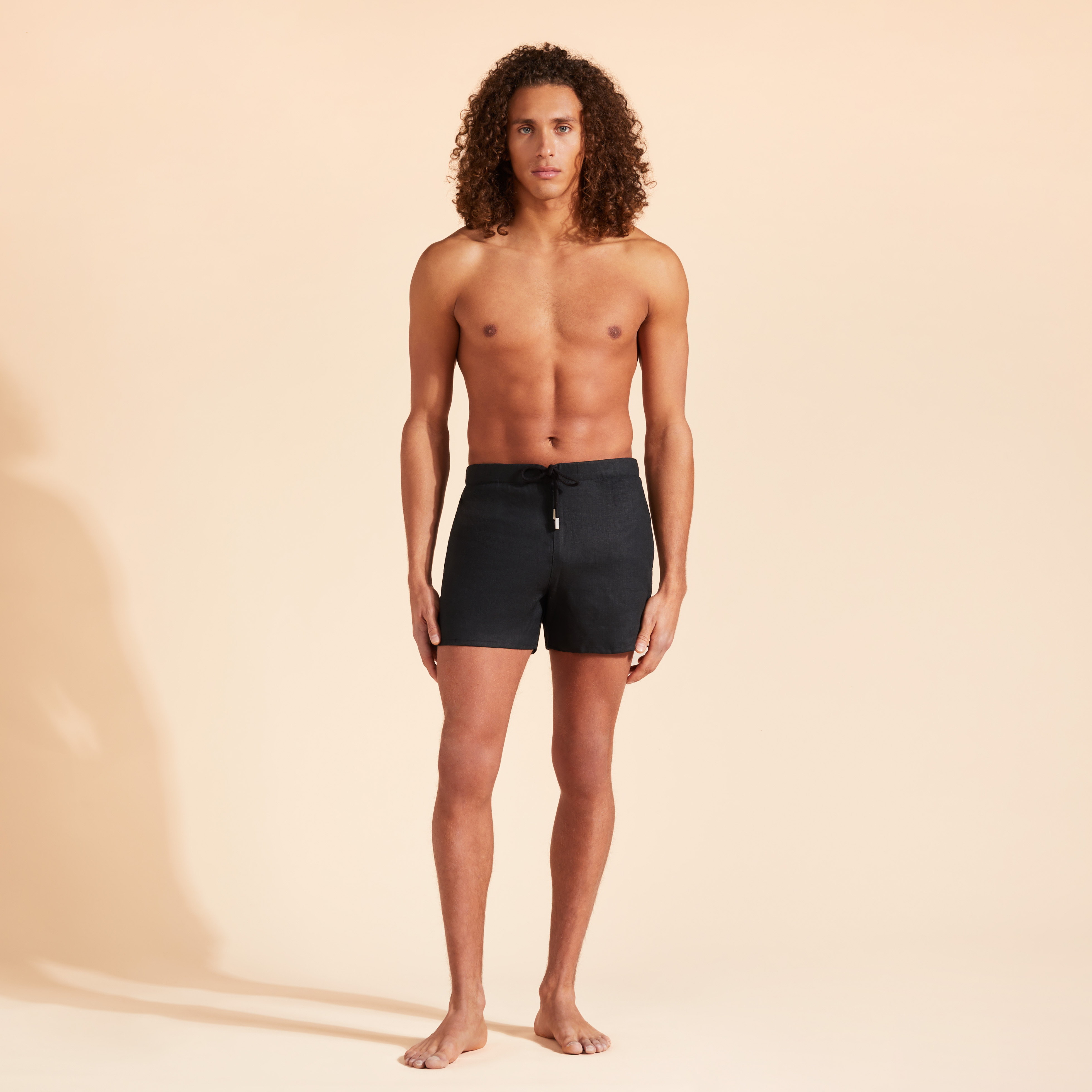 Bermuda en lin coupe courte homme