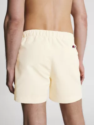 Calções de banho de comprimento médio com o logótipo da Hilfiger.