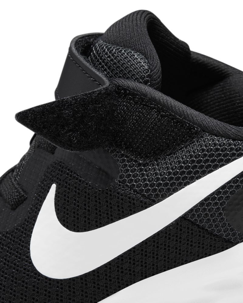 Chaussures Nike Revolution 6 Noir & Blanc pour enfant