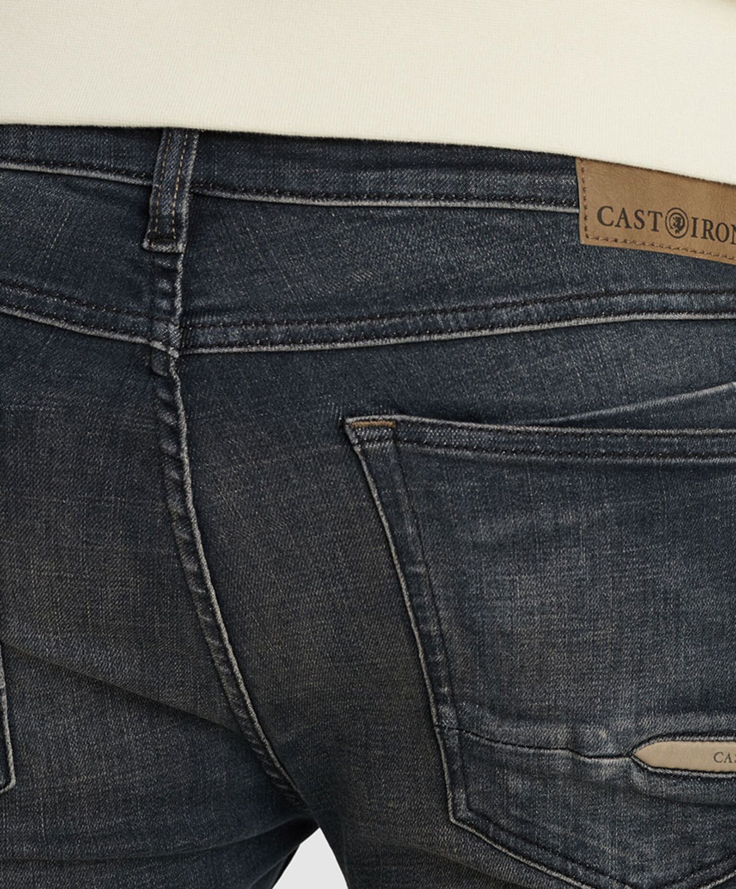 Cast Iron SHIFTBACK TAPERED NIGHT COAL BLACK heren jeans blauw