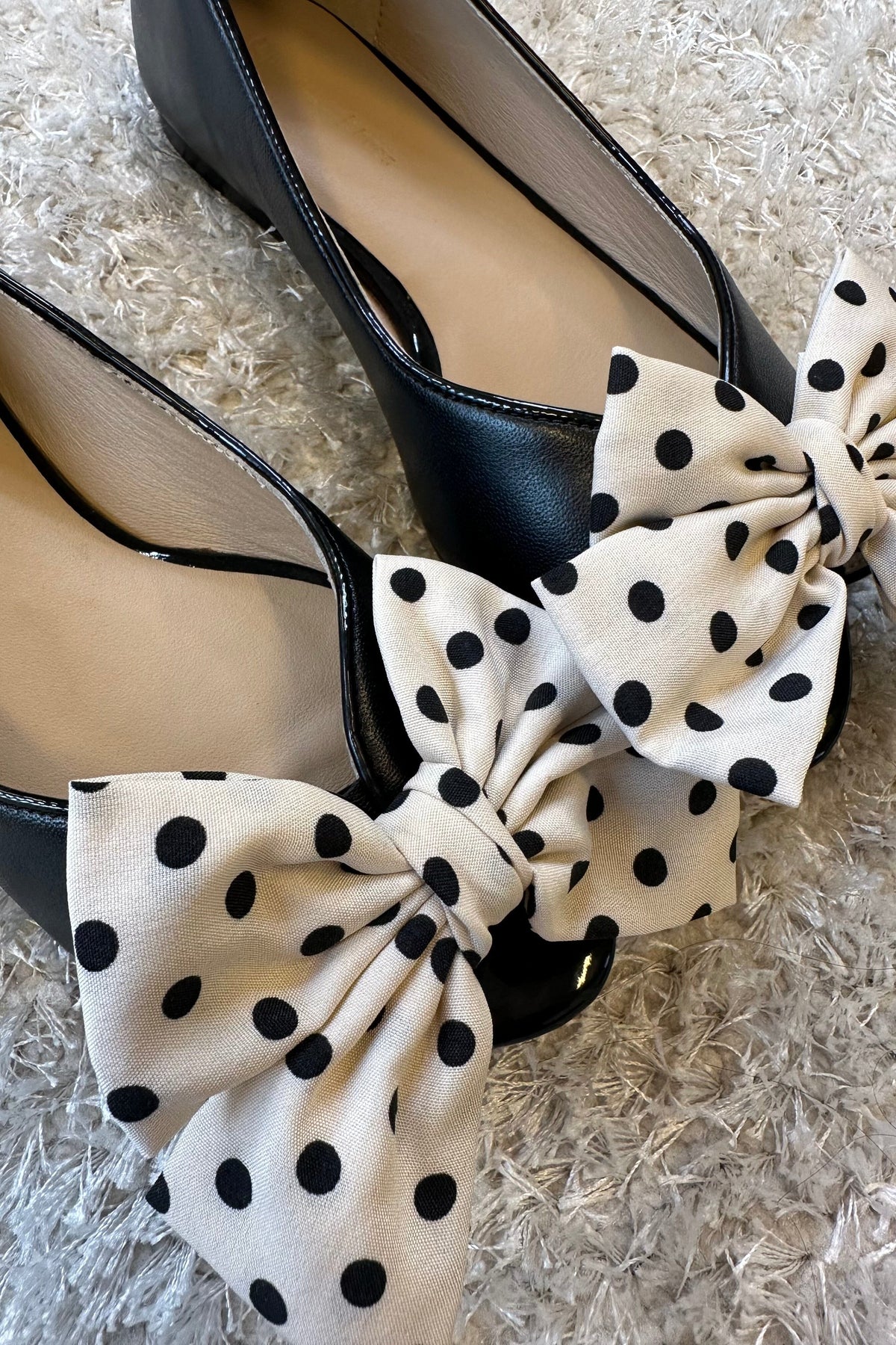Mellow Moon Amalie white black dots