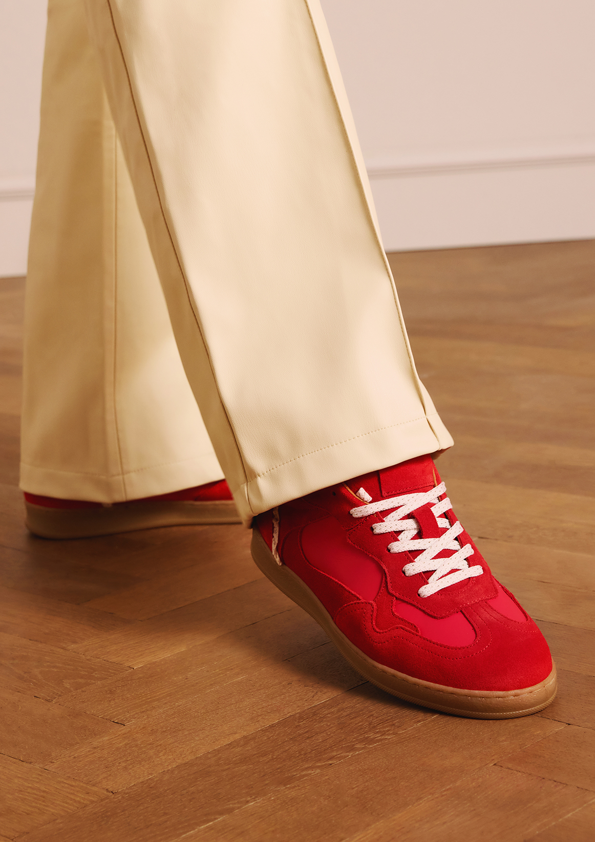 Rode suède sneakers