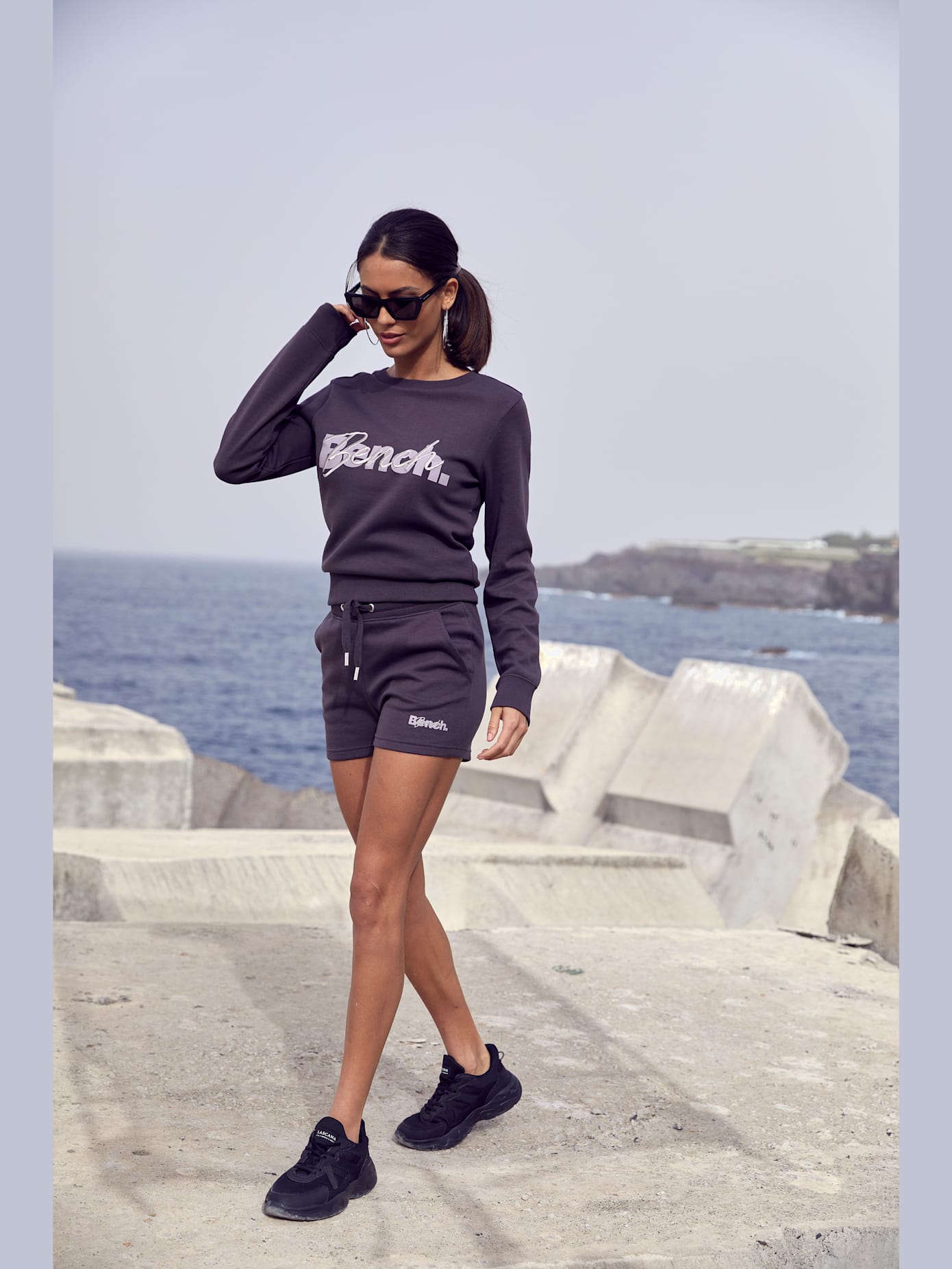 Sweatshirt basique avec logo imprimé et broderie