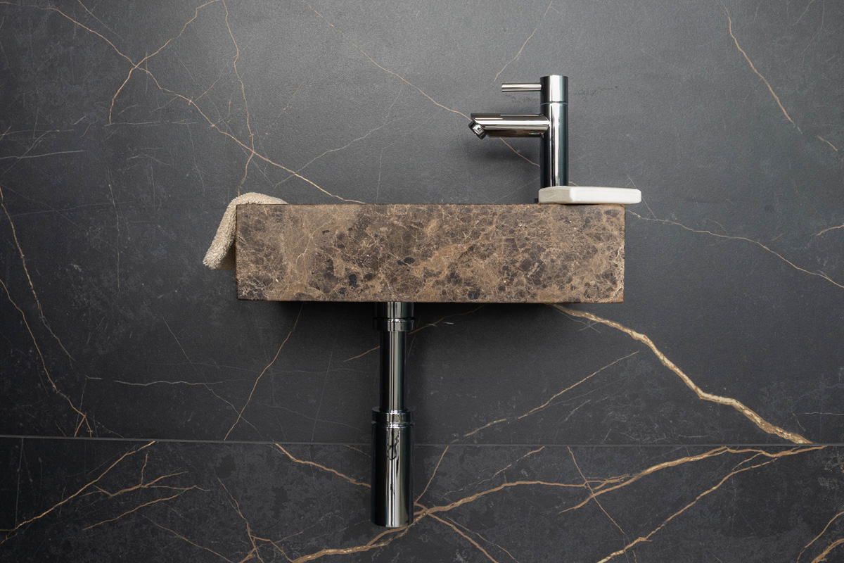 Saniclear Dark Emperador fonteinset met rechte kraan in chroom