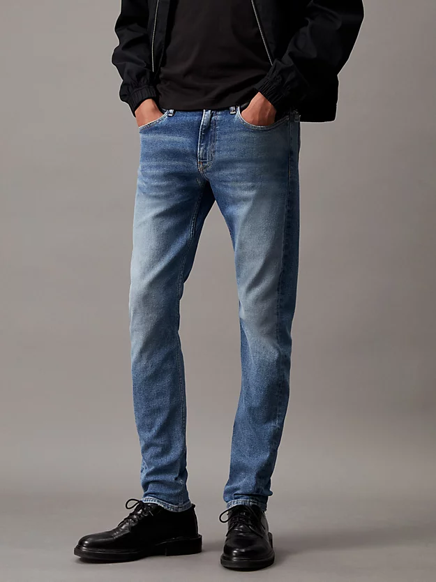 Calça jeans slim tapered