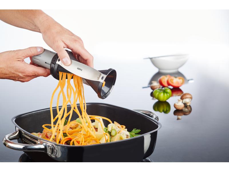 GEFU Spiralschneider Spirelli 2.0 Schwarz Gemüseschneider für besonders lange Julienne-Spiralen