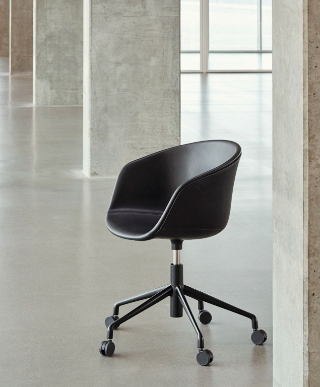 Hay About a Chair AAC53 bureaustoel, onderstel gepolijst aluminium, Divina 756