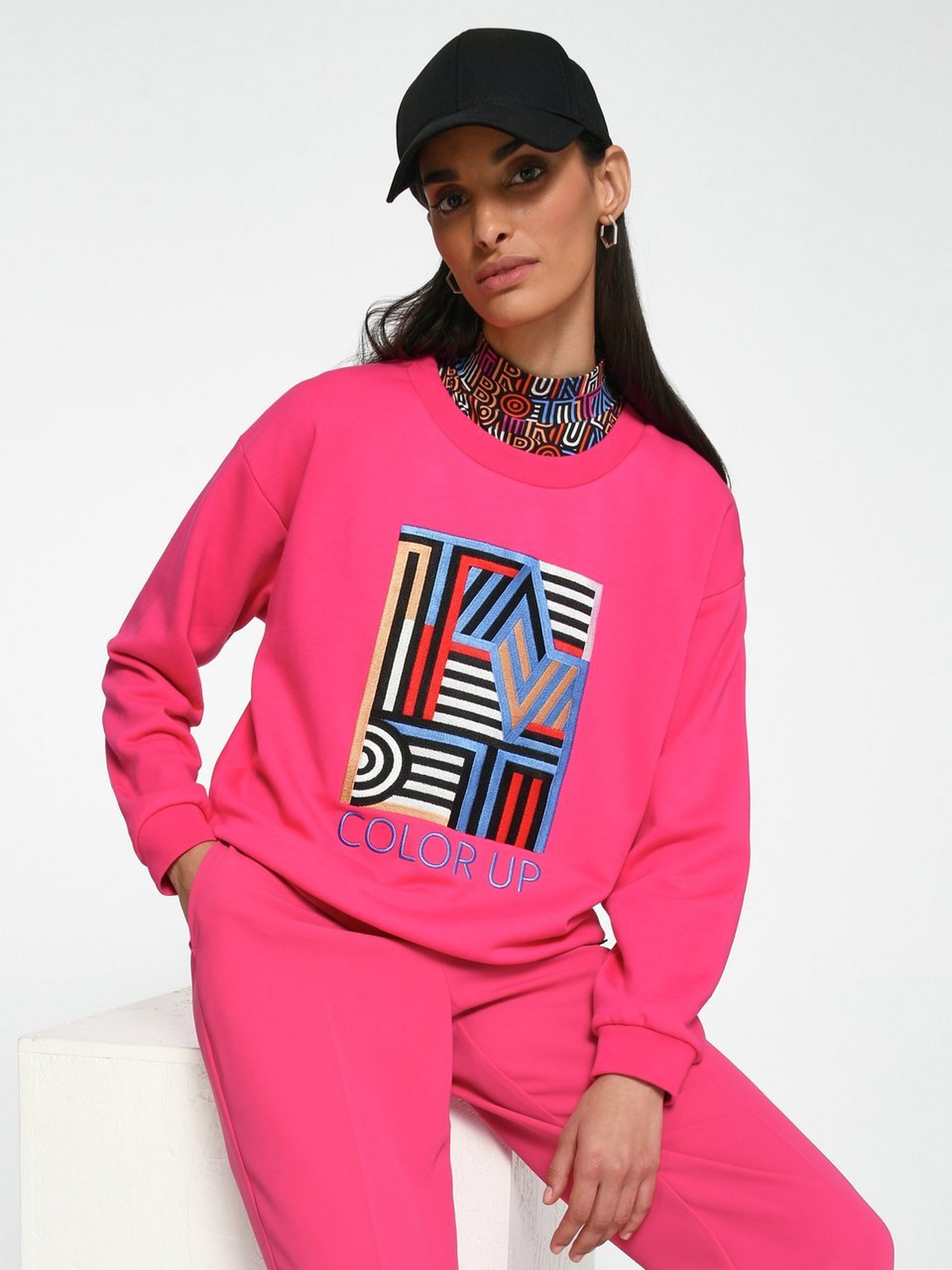 Sweatshirt