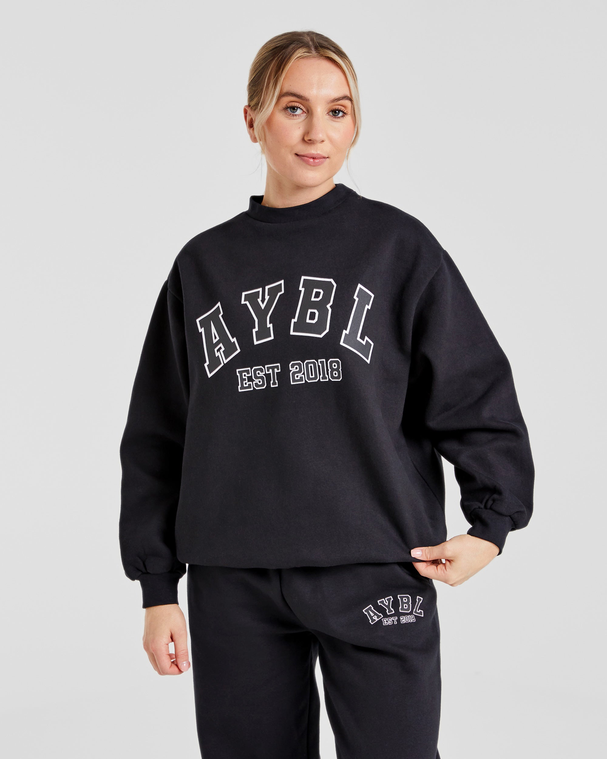 Varsity Graphic Oversized Sweatshirt